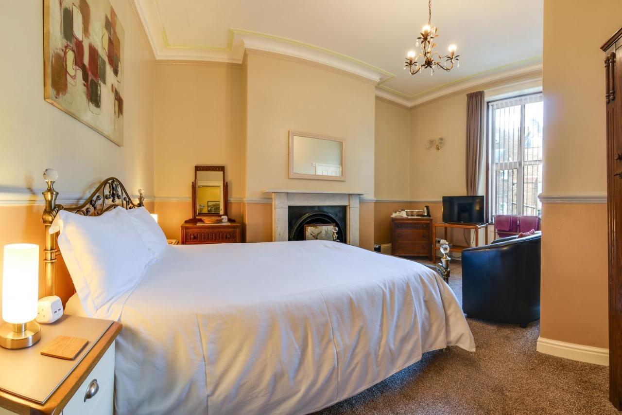 Pannett House Bed & Breakfast, Beautiful Victorian Residence 휫비 외부 사진